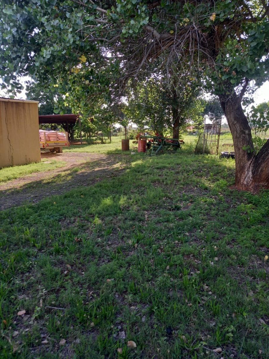Commercial Property for Sale in Roodewal Free State